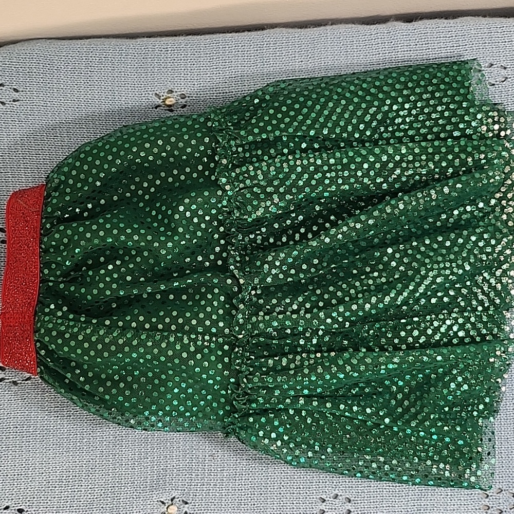 Girls sz 6 Christmas dress and skirt - Picture 1 of 14